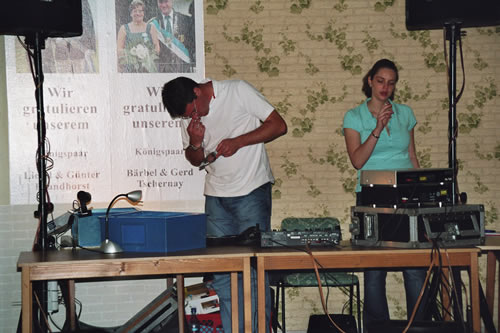 imm027_32.jpg